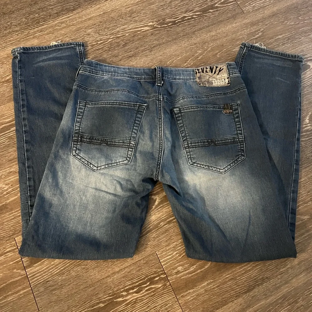 Jeans - Picture 2 of 3